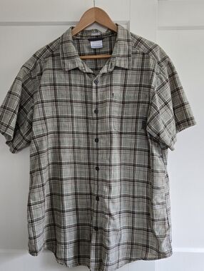 Columbia Mens Xl Short Sleeve Button Down Dress Shirt